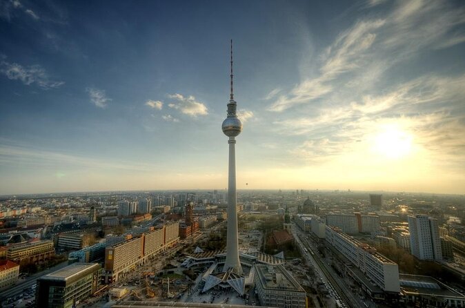Berlin 3-Course Dinner Cruise - Meeting Point and Timing Details