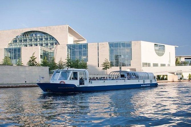 Berlin 3-Course Dinner Cruise - Accessibility and Group Size