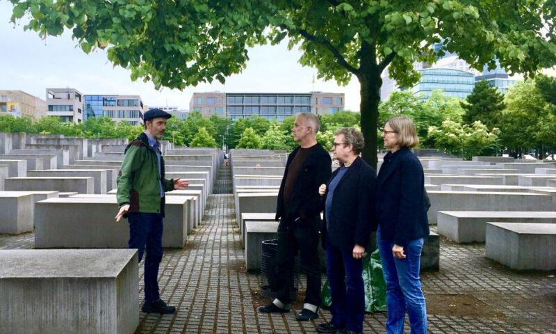 Berlin: 3-Hour Introductory Tour With a Historian - Key Points