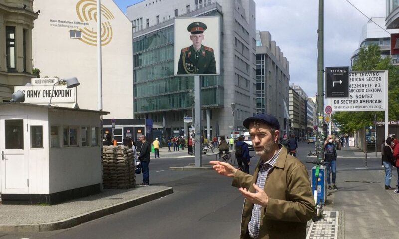 Berlin: 3-Hour Introductory Tour With a Historian - Historical Context and Themes