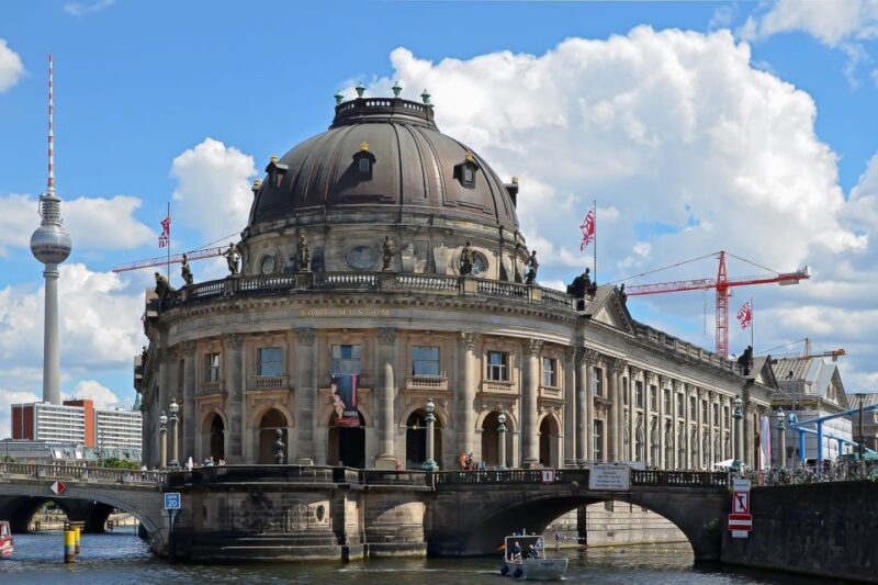 Berlin: 3-Hour Introductory Tour With a Historian - Key Landmarks and Itinerary