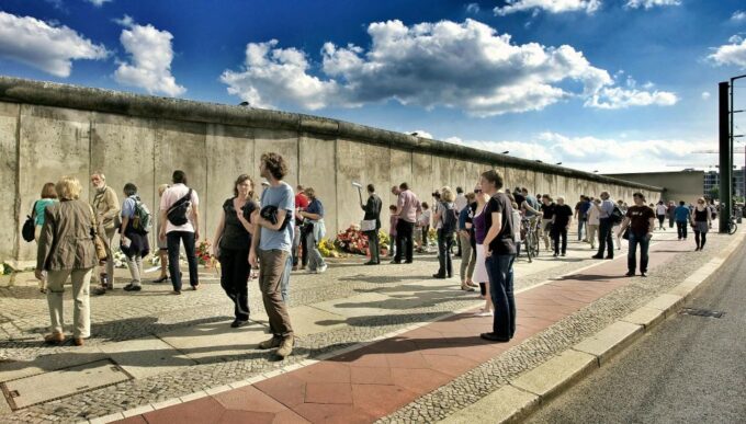 Berlin: 3-Hour Kreuzberg History Tour - Meeting Point and Transportation