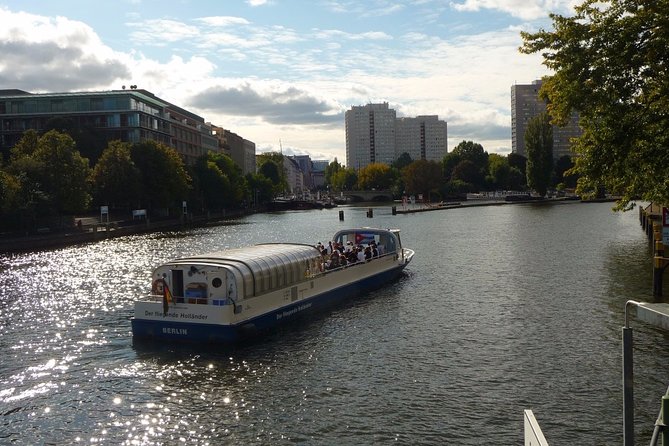 Berlin 4-Course Sunset Dinner Cruise Including Drinks - Included in the Experience