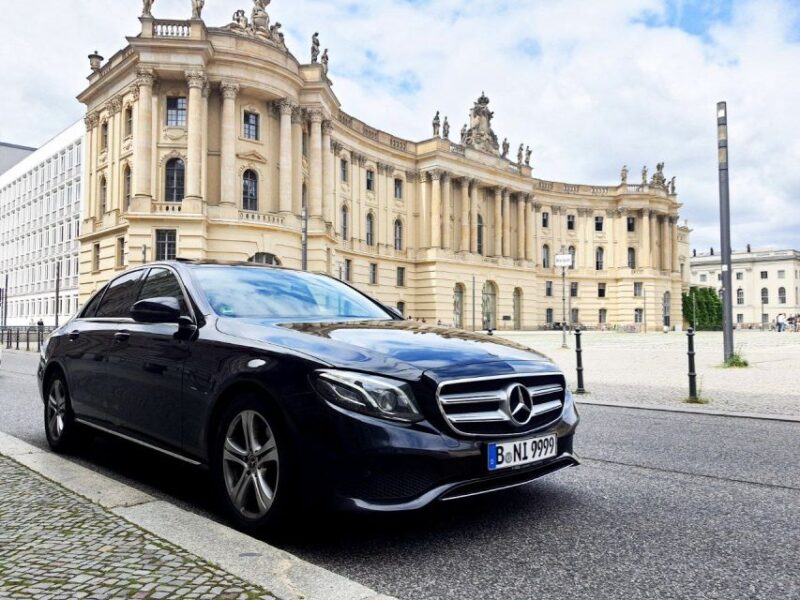 Berlin: Airport Transfer Limousine Services - Additional Services and Features