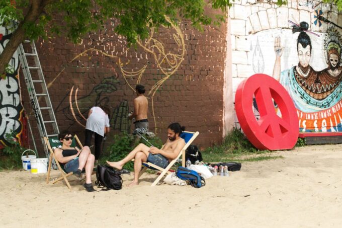Berlin: Alternative Berlin Walking Tour - Learning About Subcultures