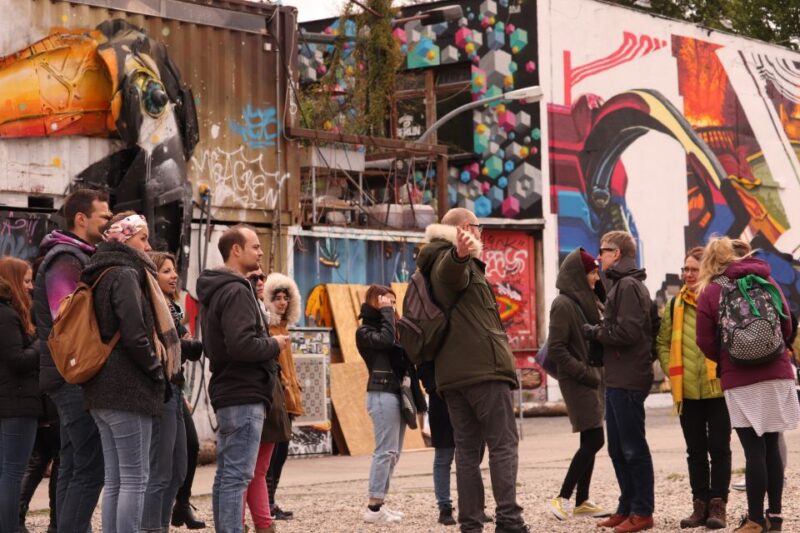 Berlin: Alternative Walking Tour Mitte & Kreuzberg - Admiring Urban Art