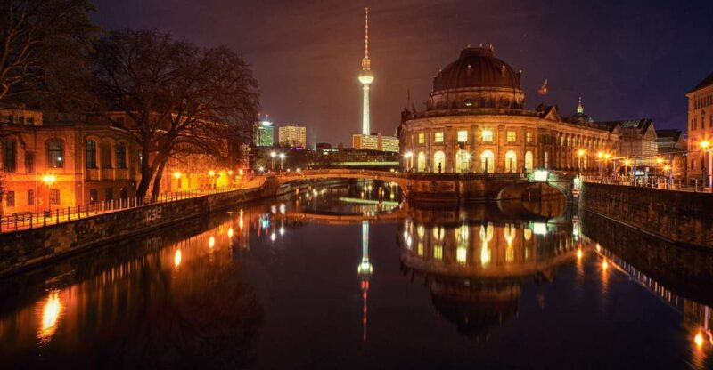Berlin at Night: Romantic Moon Boat Ride - Booking Information