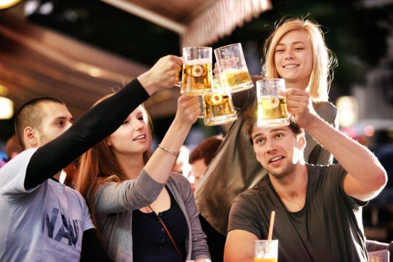 Berlin: Bachelor(Ette) Party With Pub Crawl - Language Options and Tour Duration