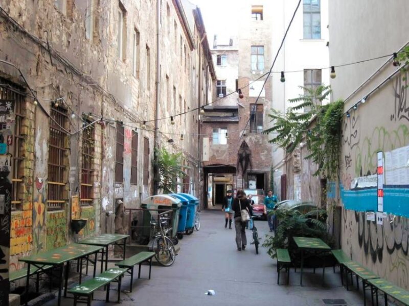 Berlin: Backyards of Berlin 2-Hour Tour - Customer Reviews and Ratings