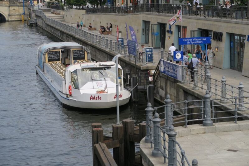 Berlin: Boat Sightseeing Cruise With Audioguide - Vessel Features and Amenities