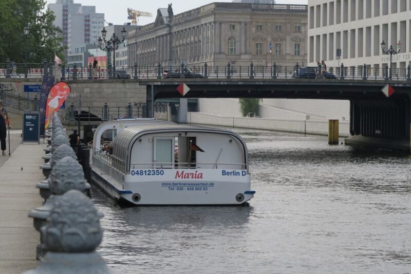 Berlin: Boat Sightseeing Cruise With Audioguide - Starting and Ending Points