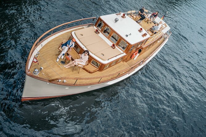 Berlin Boat Sightseeing Tour on Electrified Vintage Yacht - Duration and Endpoint of the Tour