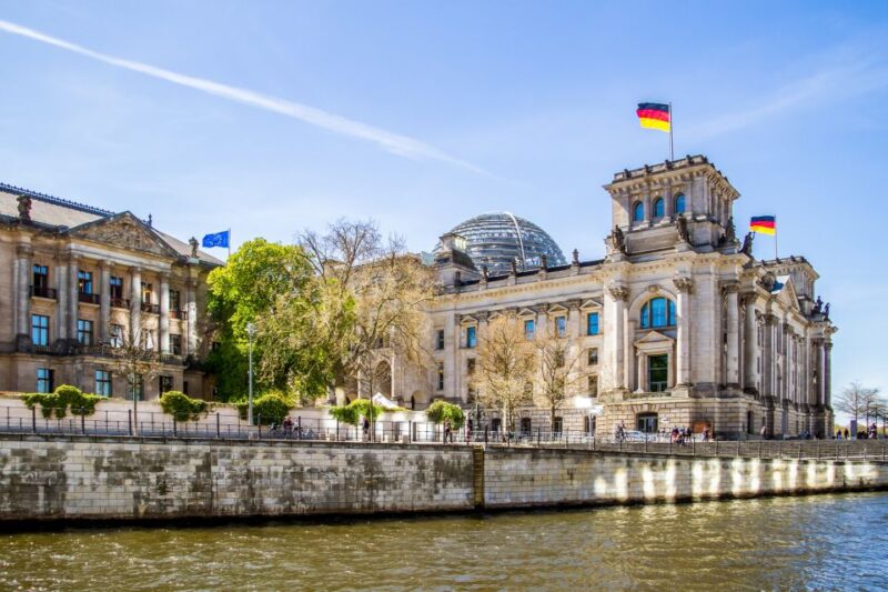 Berlin: Boat Tour Along the River Spree - Iconic Landmarks