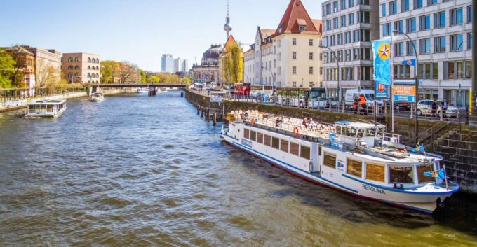 Berlin: Boat Tour Along the River Spree - Traveler Feedback