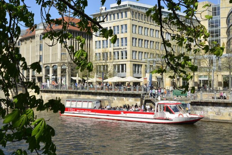 Berlin: Boat Tour Through the Old and New Berlin - Key Points