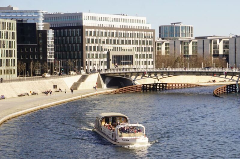 Berlin: Boat Tour With Tour Guide - Highlights of the Cruise