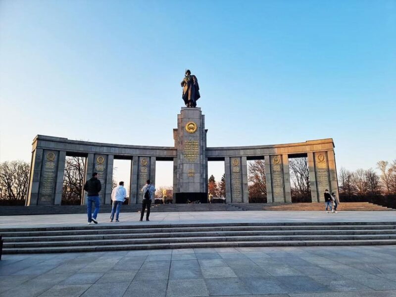 Berlin Brandenburg Gate Audio Rally by P.I. Sir Peter Morgan - Engaging Game Experience