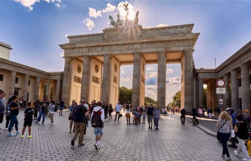 Berlin - Brandenburg Gate: Self-Guided Audio Tour - Exploring the Gates History