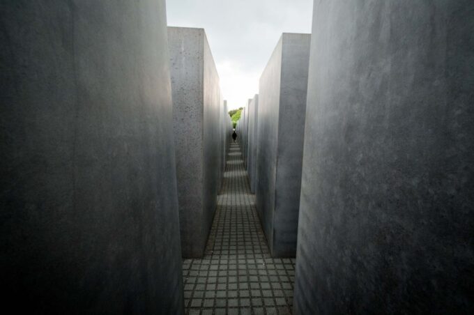 Berlin: City Center Walking Tour - Guided Walking Tour