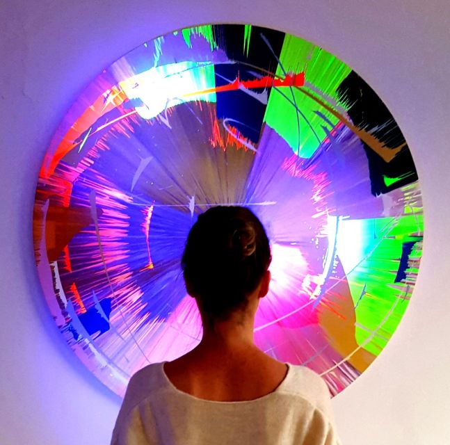 Berlin: Create Your Own Spin Painting at Jans Echternacht - Experience Details