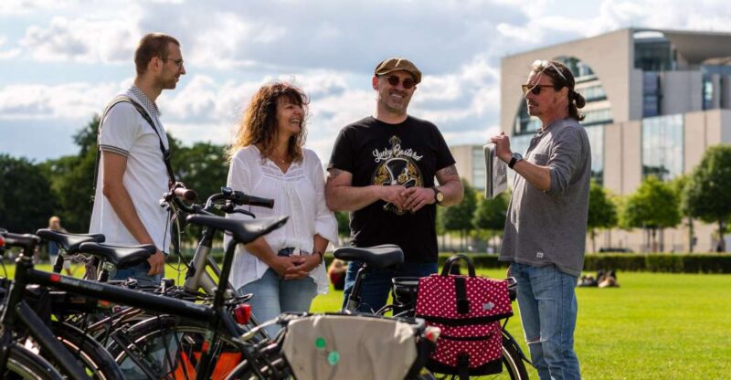 Berlin: E-Bike Tour of the Berlin Wall and Mitte Highlights - Experience Highlights