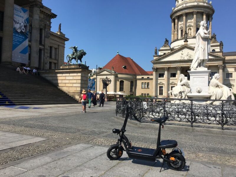 Berlin: E-Scooter Tour - Guided Tour Description