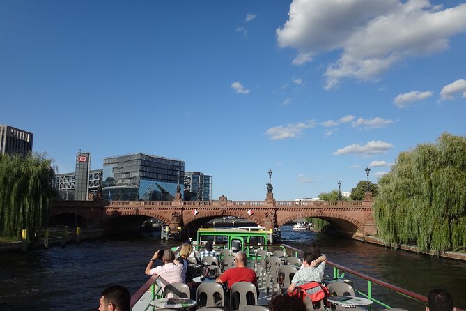 Berlin East Side Tour 2.5 Hour Cruise With Commentary - Guest Reviews and Experiences