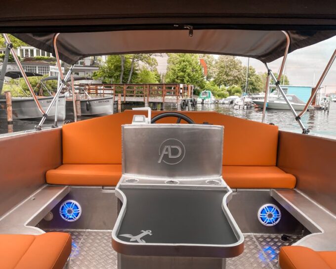 Berlin: Electric Boat Rental for Self-Driving 2 Hrs - Duration and Availability