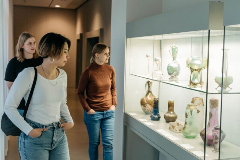 Berlin: Entry Ticket To The Kunstgewerbemuseum - Visitor Experience and Amenities