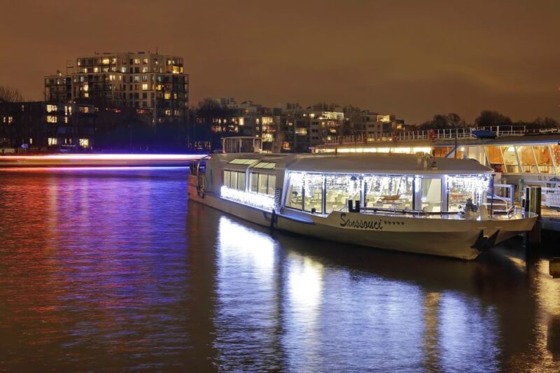 Berlin: Evening City Sightseeing Cruise - Meeting Point and Arrival