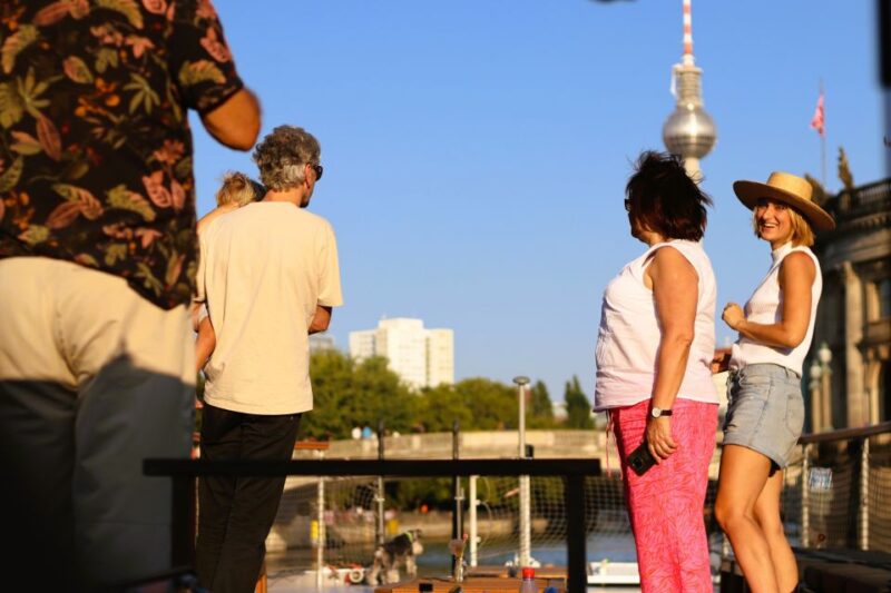 Berlin: Evening Sightseeing River Cruise on the Spree - Onboard Experience