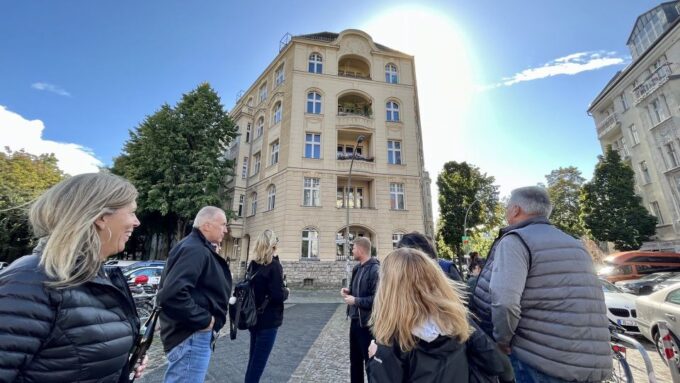 Berlin: Gourmet Food & Cultural Walking Tour - Frequently Asked Questions