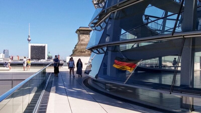 Berlin: Government District Tour and Reichstag Dome Visit - Tour Highlights and Experience