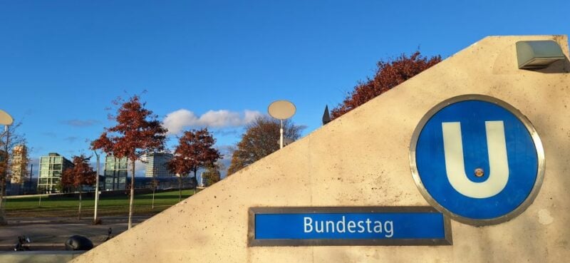 Berlin: Government District Tour and Reichstag Dome Visit - Important Tour Conditions