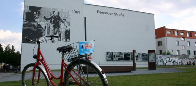 Berlin: Guided Bike Tour of the Berlin Wall and Third Reich - Meeting Point and Transport