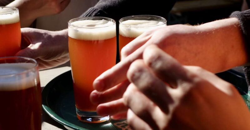 Berlin: Guided Craft Beer & Cultural Tour With Snacks - Craft Beer Tastings