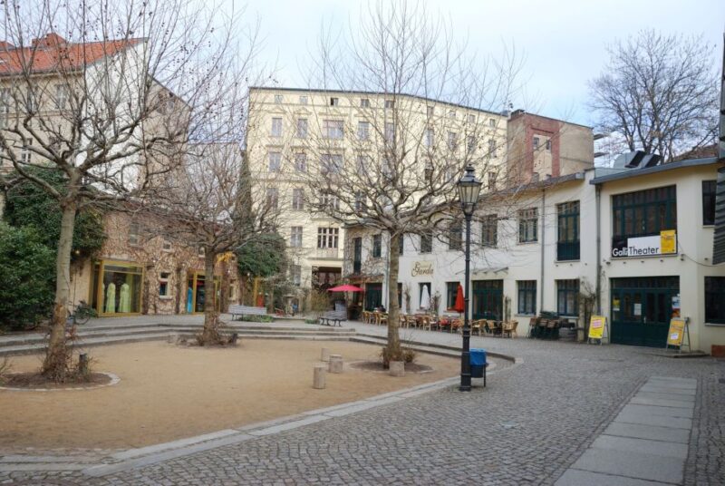 Berlin: Hackesche Höfe Courtyards Walking Tour - Tour Highlights