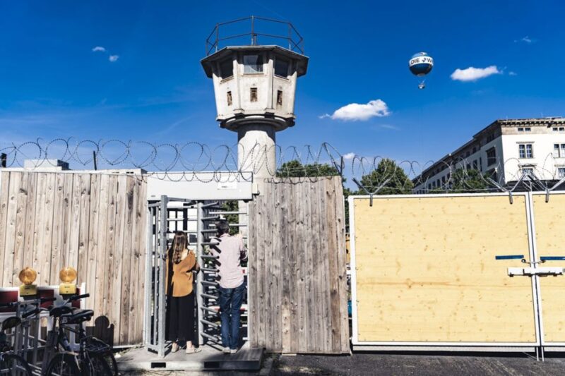 Berlin: Half-Day Private History & Highlights Walking Tour - Guide Expertise and Customization