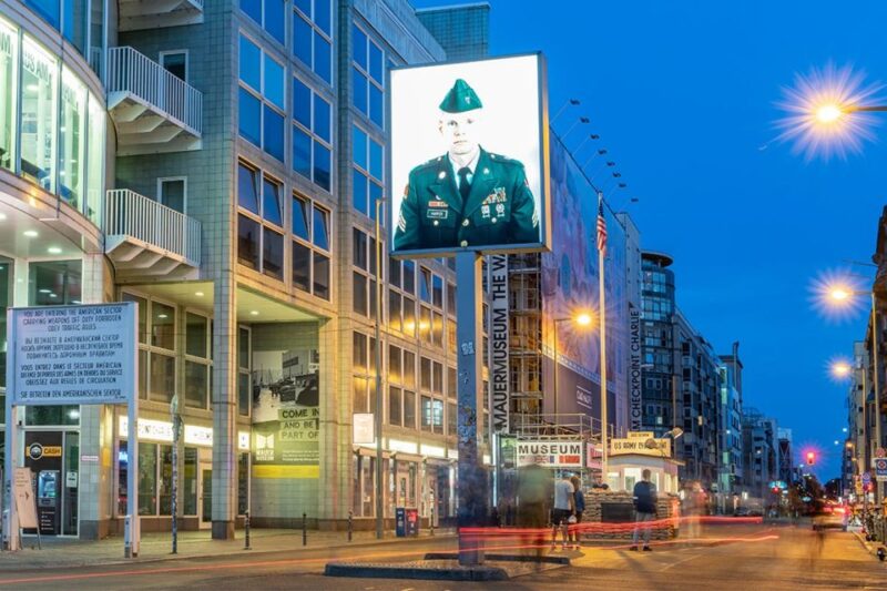 Berlin: Half-Day Private History & Highlights Walking Tour - Participant Information and Reviews