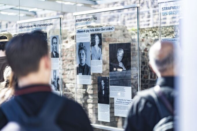 Berlin: Half-Day Private History & Highlights Walking Tour - Berlin Wall and Checkpoint Charlie