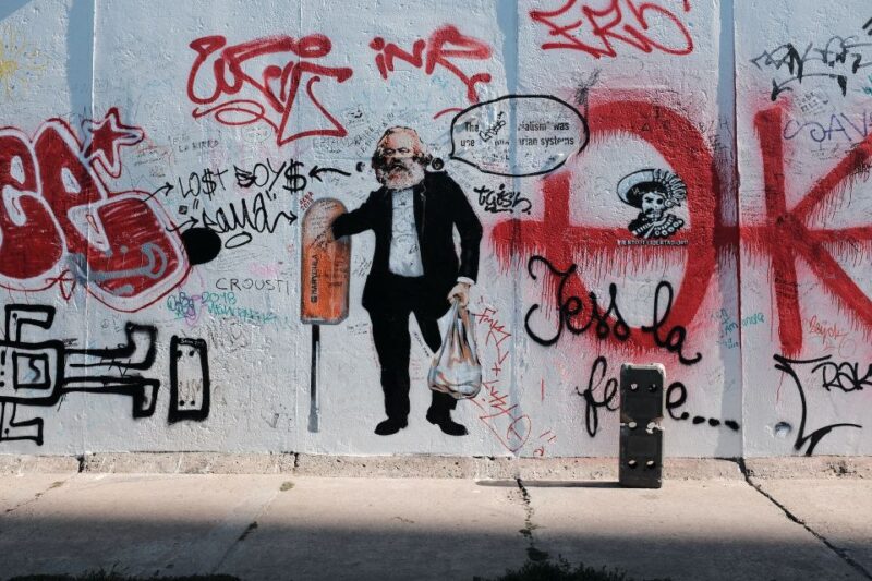 Berlin Hidden Gems: Berliner Street Art - Diverse Settings for Photography