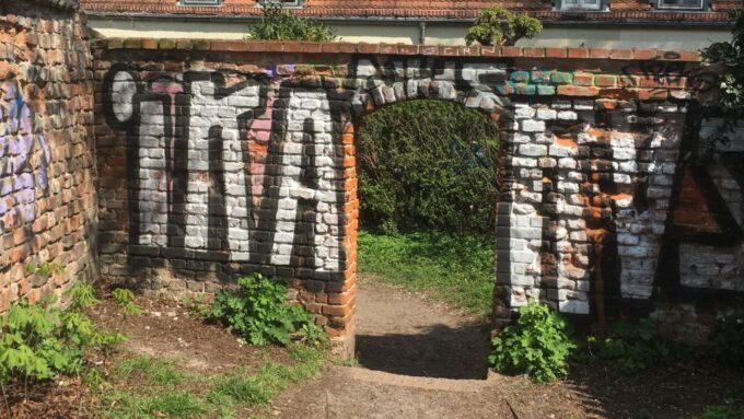 Berlin: Hip&Historic Neukölln Self-guided Neighbourhood Walk - Historical Toilet Block Start