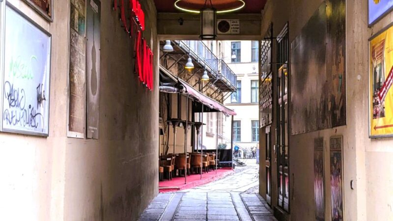 Berlin: Historic Backyards Self-guided Neighbourhood Walk - Flexible Pace and Accessibility