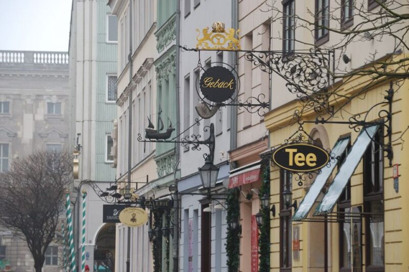 Berlin: Historic Center Walking Tour With a Real Berliner - Tour Inclusions