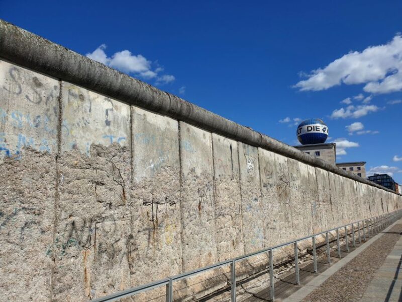 Berlin Historical Highlights Walking Tour - Key Points