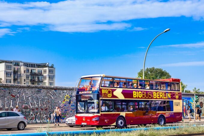 Berlin: Hop-On Hop-Off Sightseeing Bus With Boat Options - Boarding and Operating Hours