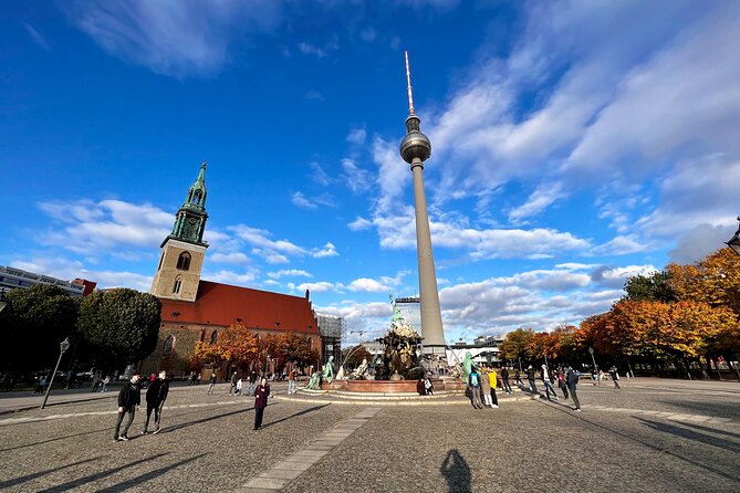 Berlin In A Nutshell: Introductory Group Walking Tour - Accessibility and Requirements