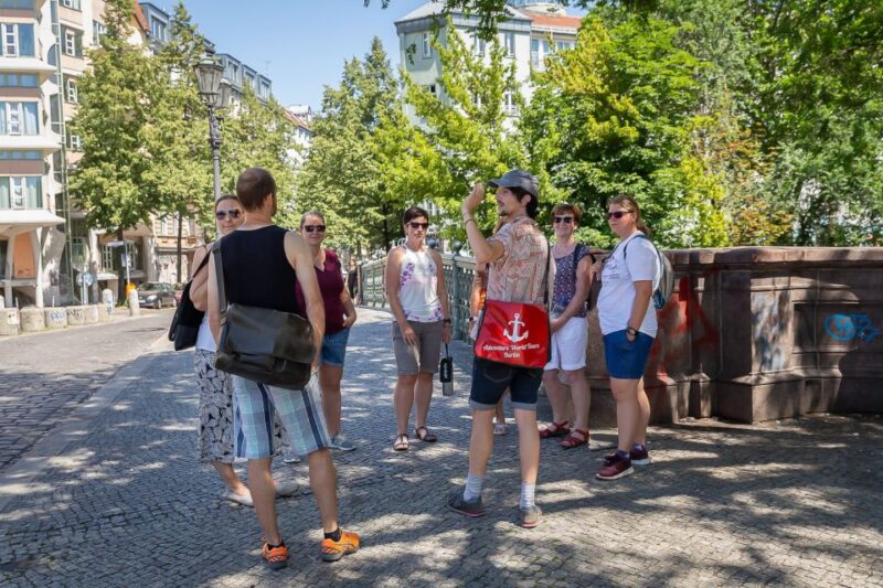 Berlin: Kreuzberg Guided Walking Evening Tour - Languages Offered