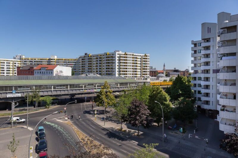 Berlin: Kreuzberg Guided Walking Evening Tour - Discovering Central Park
