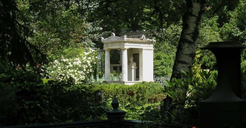 Berlin: Private 2-Hour Tour of Dorotheenstadt Cemetery - Cultural Significance